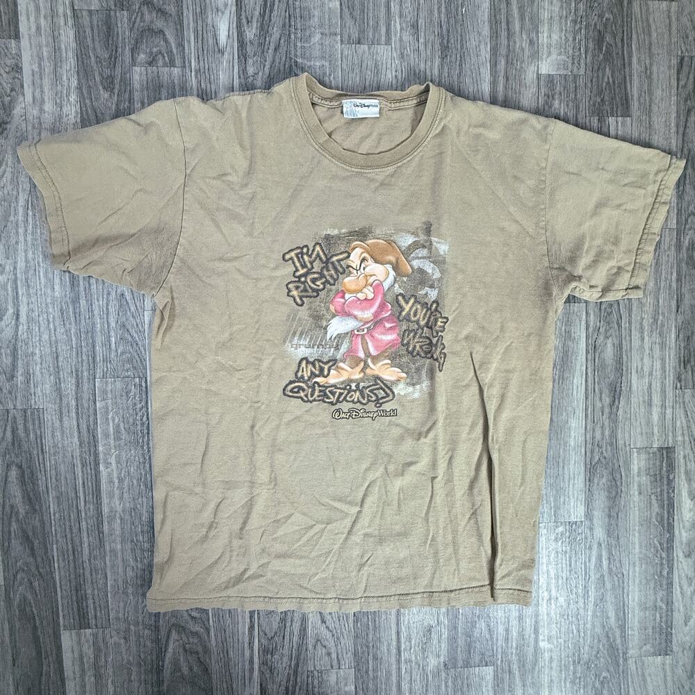 Walt Disney World Grumpy Graphic Tee Men’s Vintage Style Brown Character Shirt